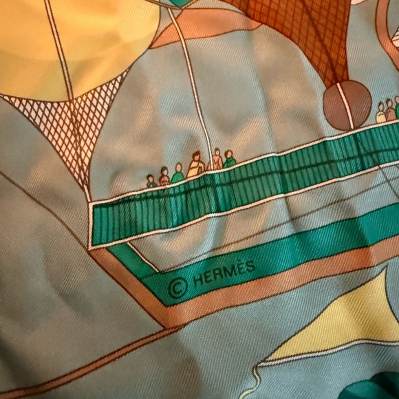 Hermes Silk Scarf
At the heart of Life Colorful Hot Air Balloon - Picture 9 of 10